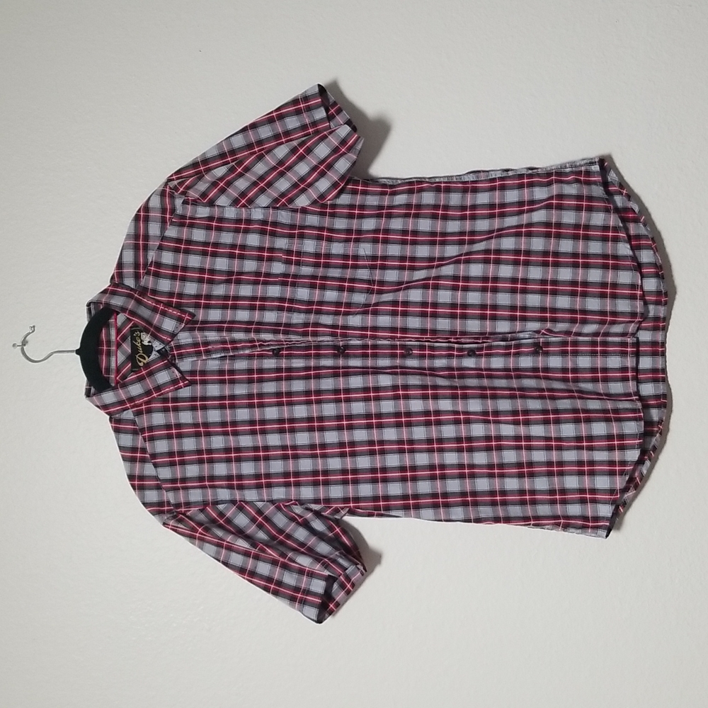 Short sleeve plaid button down shirt